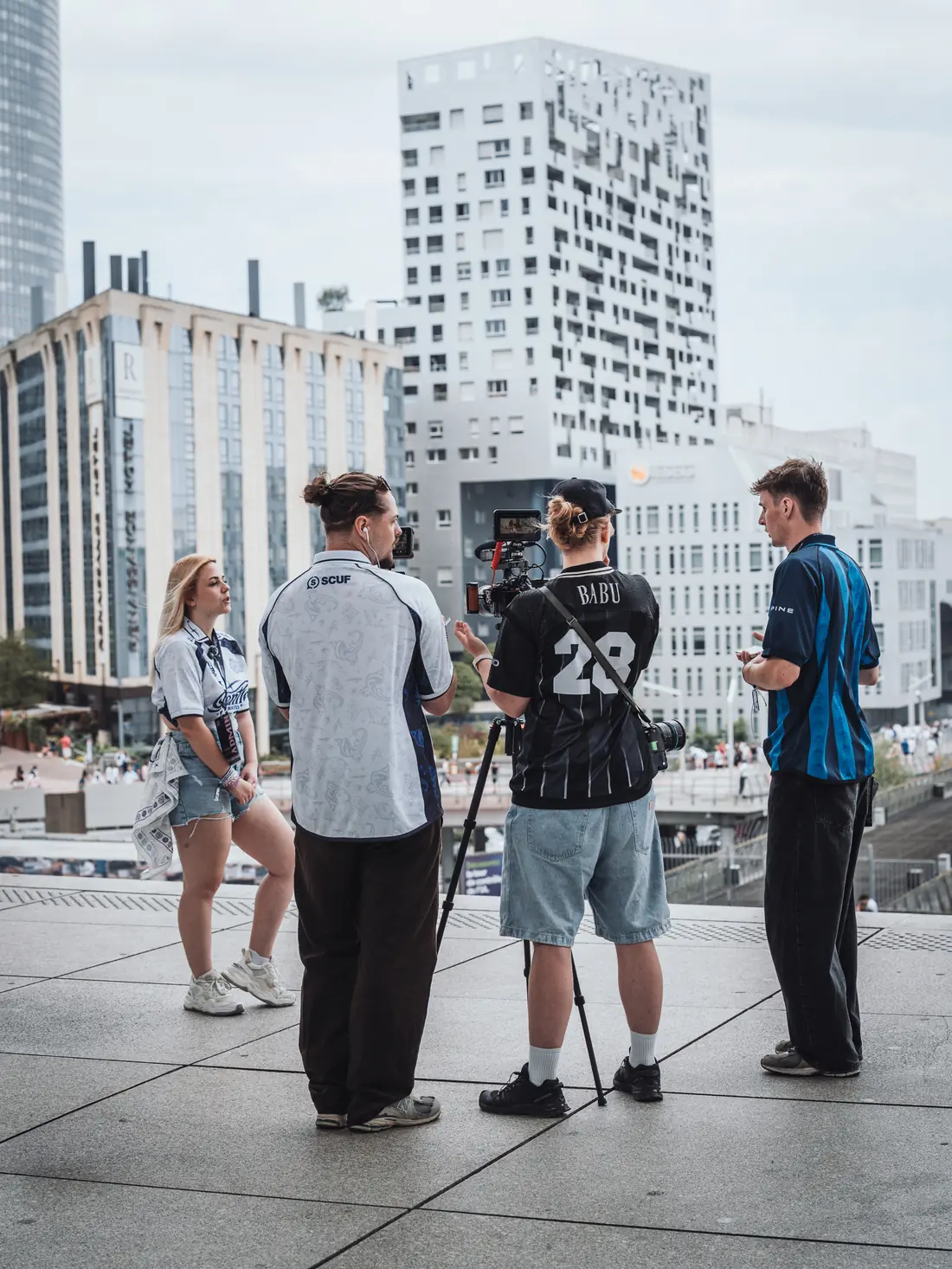 Tournage esport à La Défense avec l'équipe