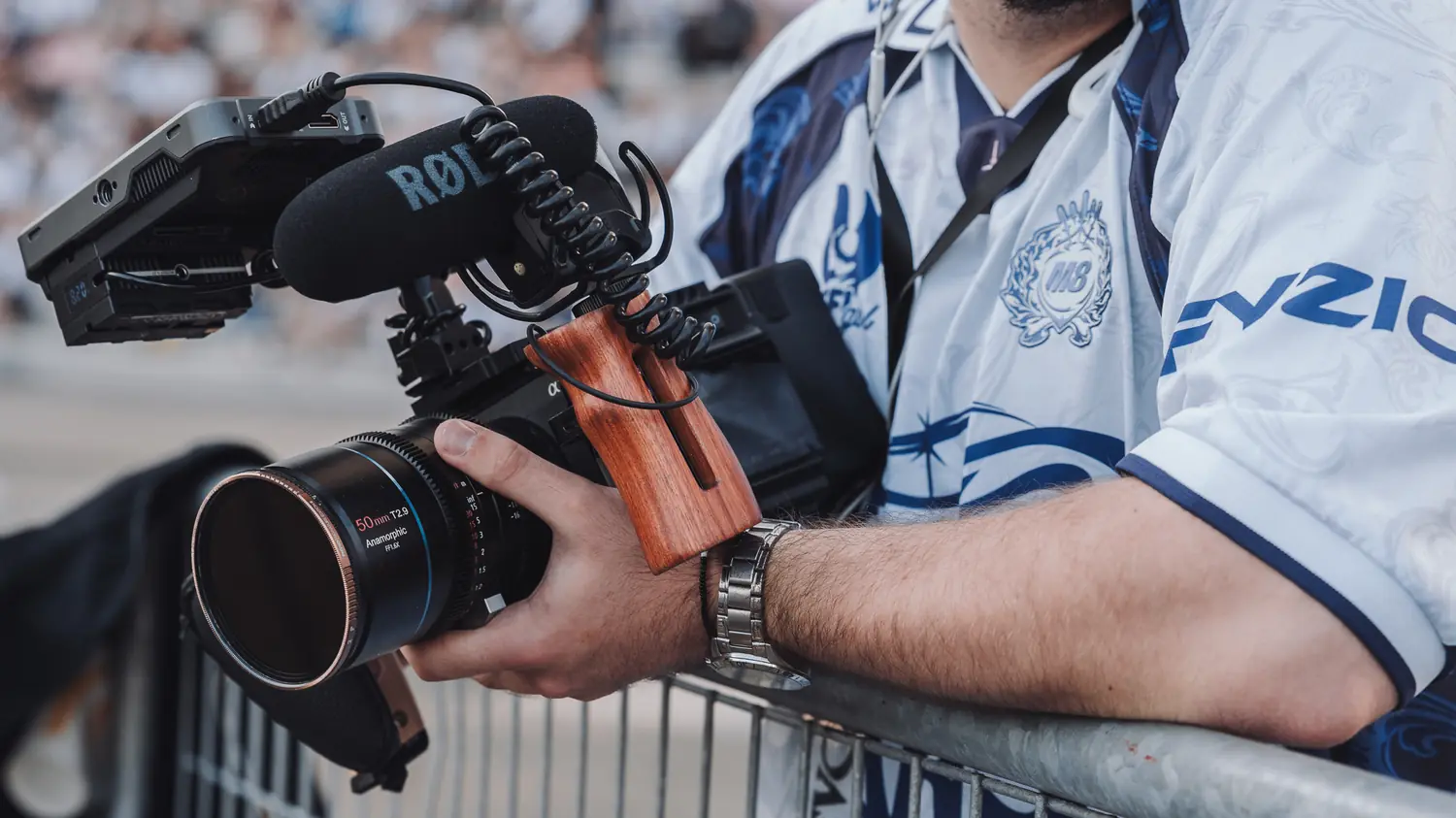 Caméra Sony et optique anamorphique 50mm sur un événement