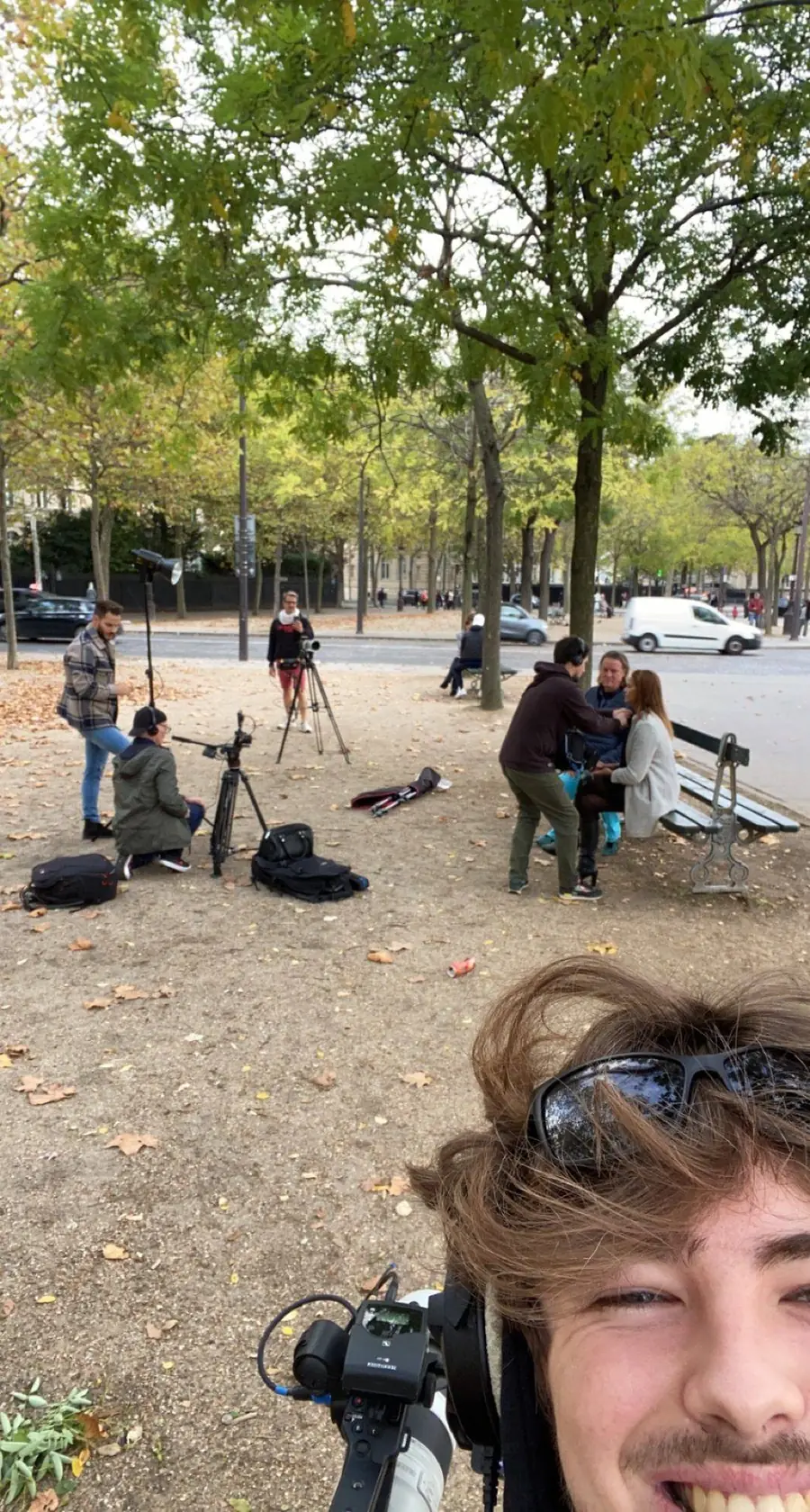 Tournage de rue à Paris, équipe en action